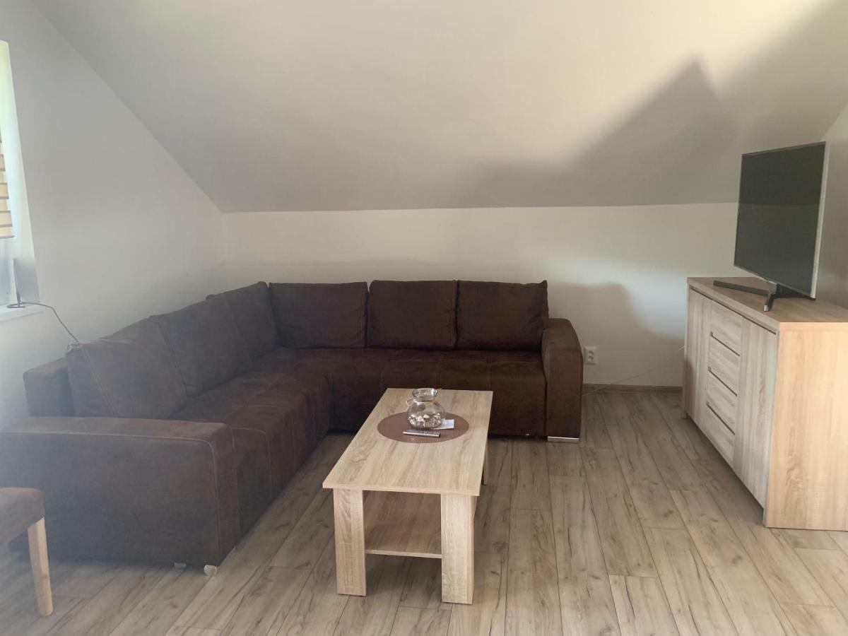 Apartmanovy Dom Magda Vrbov Extérieur photo