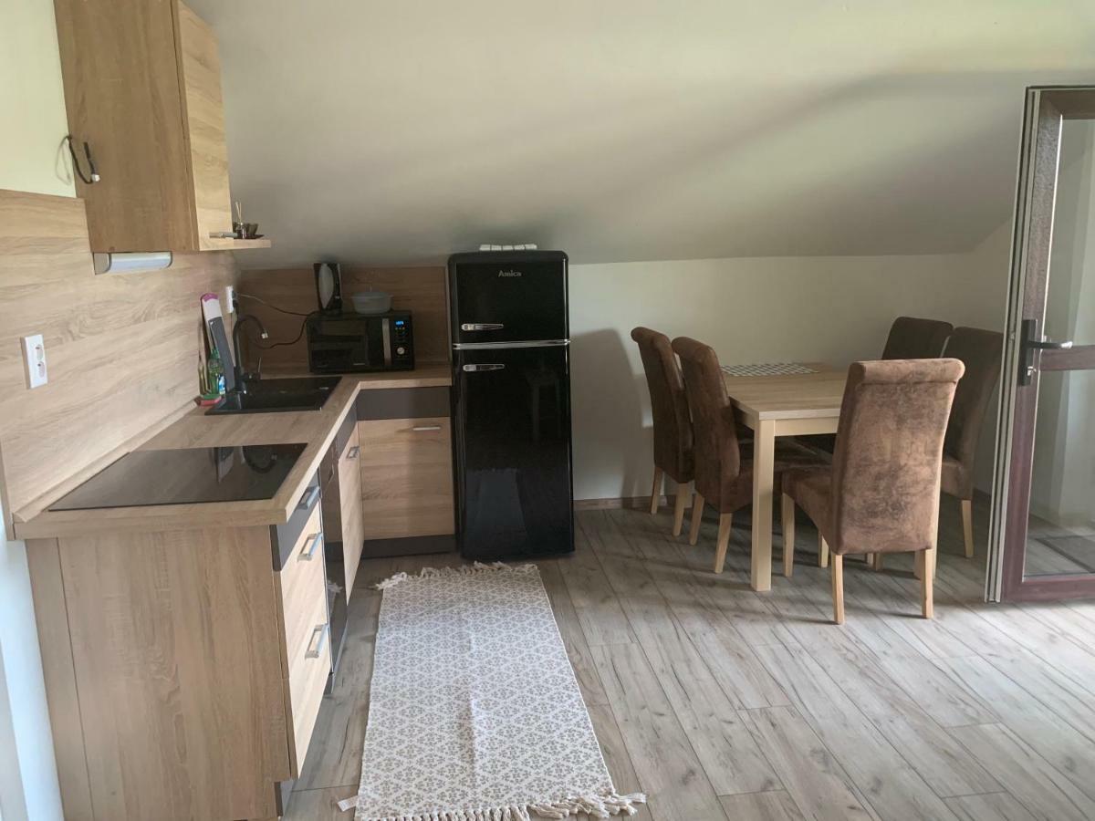 Apartmanovy Dom Magda Vrbov Extérieur photo
