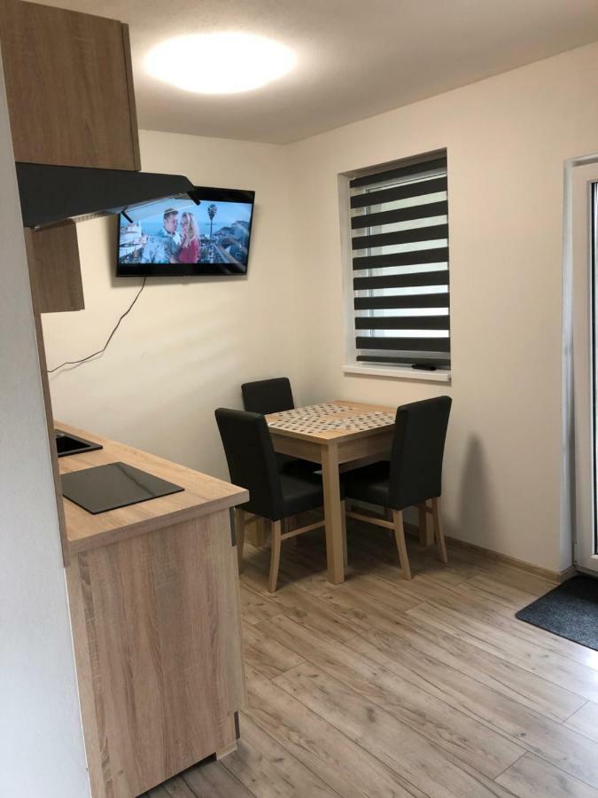 Apartmanovy Dom Magda Vrbov Extérieur photo